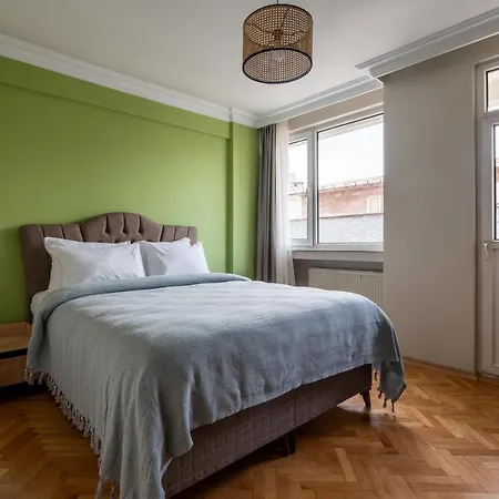 Cool 3 Bedroom In Nisantasi *