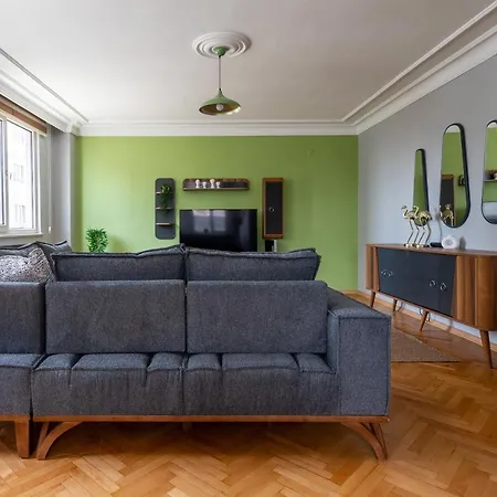 アパート Cool 3 Bedroom In Nisantasi イスタンブール